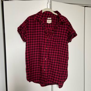 Red and black plaid short sleeve shirt
